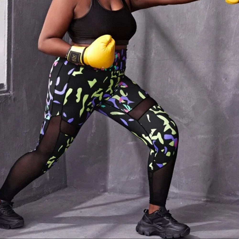 Plus mesh abstract leggings